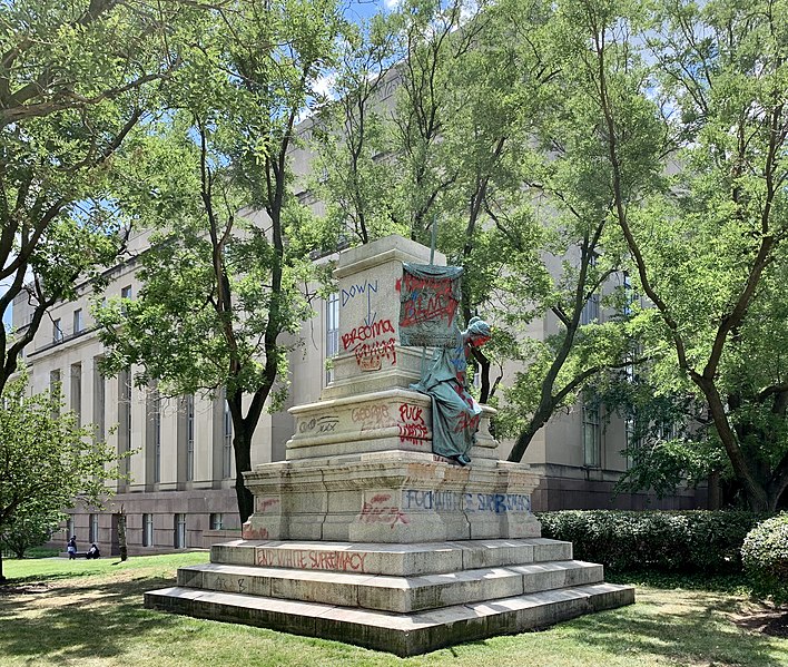 Photo of a statue that has been vandalised