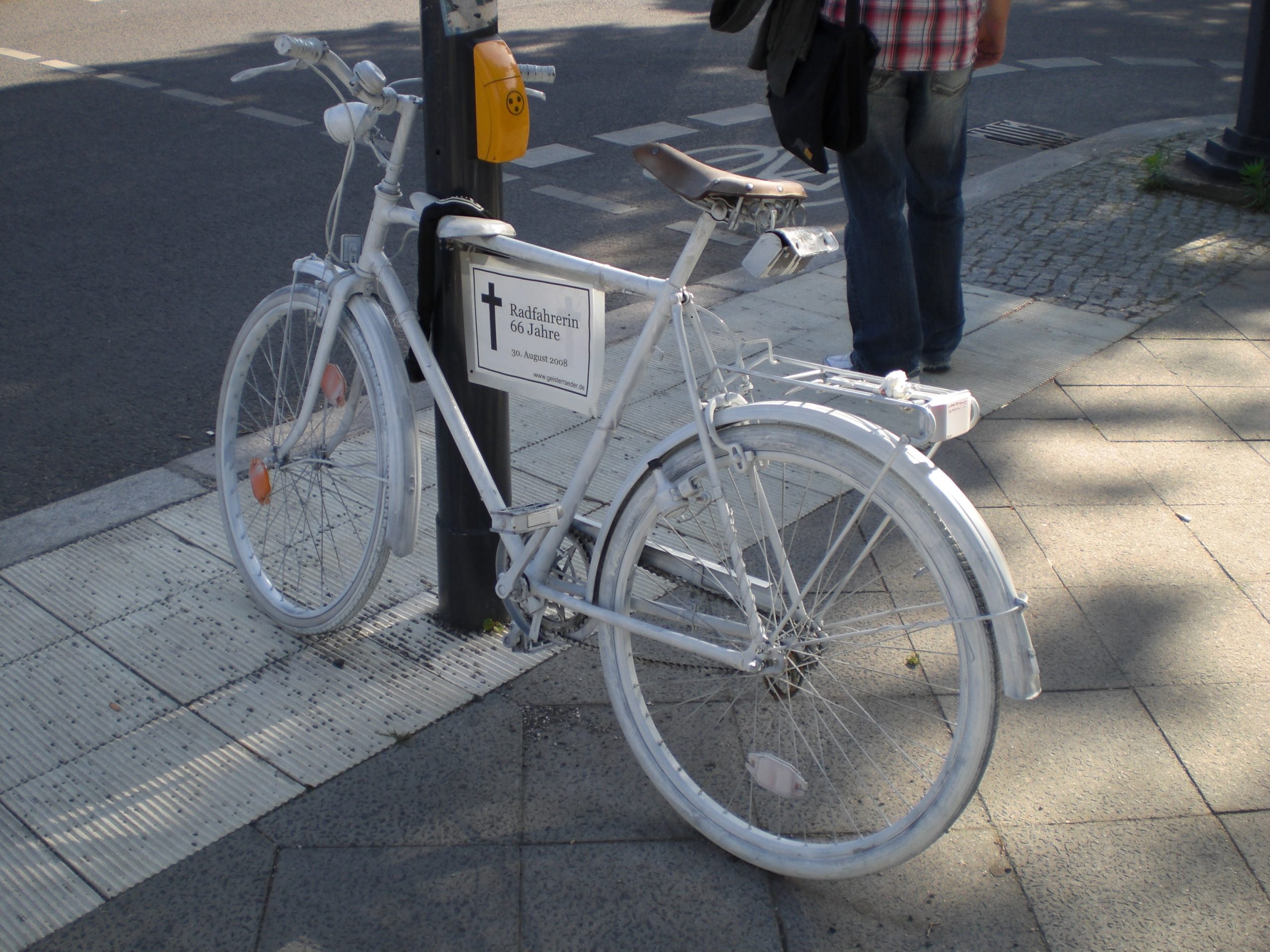 Photo of a white bicycle